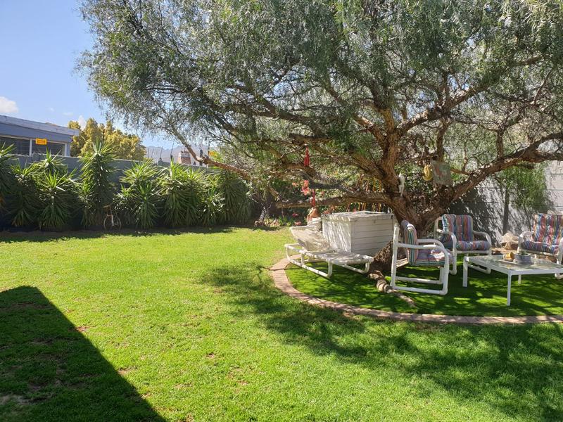 2 Bedroom Property for Sale in Gordons Bay Western Cape
